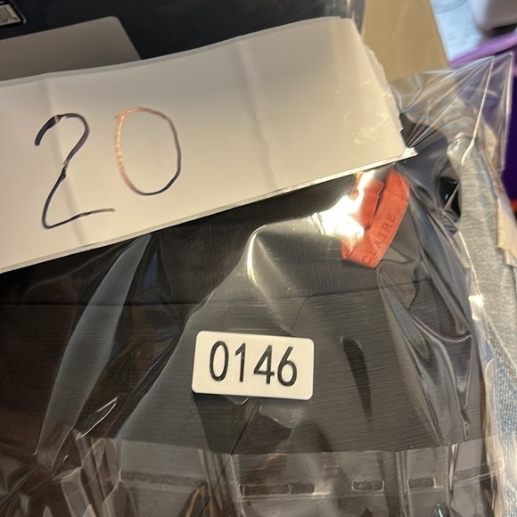 SINCLAIRE BLACK FLARE Pleated Zip Back Knee length Skirt Size 4 - Picture 11 of 11